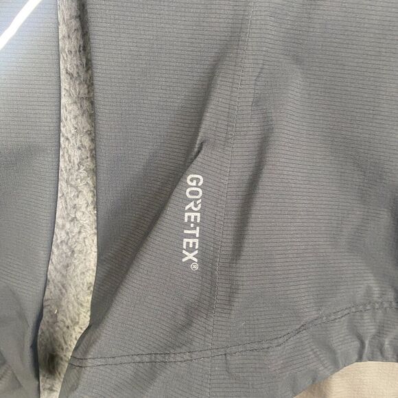 Haglofs L.I.M Series 3 Gore-Tex Waterproof Jacket size Large womens - Picture 4 of 14